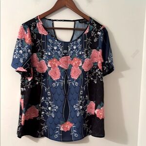 ELOQUII Short Sleeve Scoop Neck Key Hole Back Flower Blouse Size 14